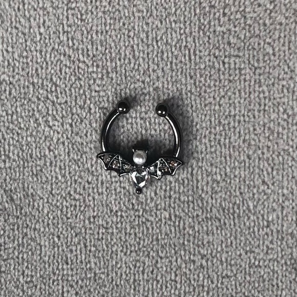 Bat Faux Septum Nose Ring ~ Brand New! - Picture 5 of 8
